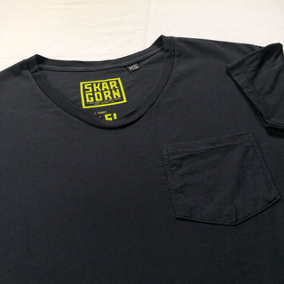 レイビームス(Ray BEAMS)のUSA製 SKARGORN スカルゴーン ポケット付きワイドtシャツ ポケt 黒(Tシャツ(半袖/袖なし))