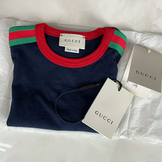 グッチ(Gucci)の正規品　baby GUCCI タグ有り　ネイビー　半袖Tシャツ　男の子　女の子(Tシャツ/カットソー)