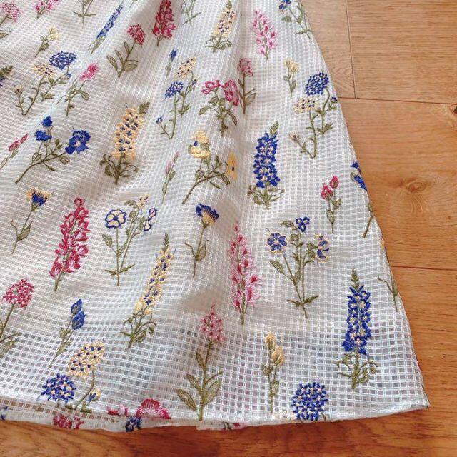 新品 トッカ スカート サイズ0 バーグマンコラボ 刺繍　4722