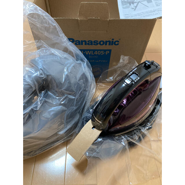 Panasonic(パナソニック)の新品未使用 Panasonic NI-WL405-P アイロン 衣類スチーマー スマホ/家電/カメラの生活家電(アイロン)の商品写真