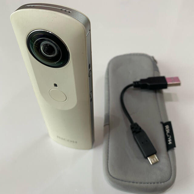 RICOH(リコー)のRICOH THETA リコーシータ^ ^ スマホ/家電/カメラのカメラ(デジタル一眼)の商品写真