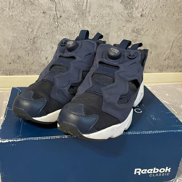 Reebok ポンプフューリースニーカー