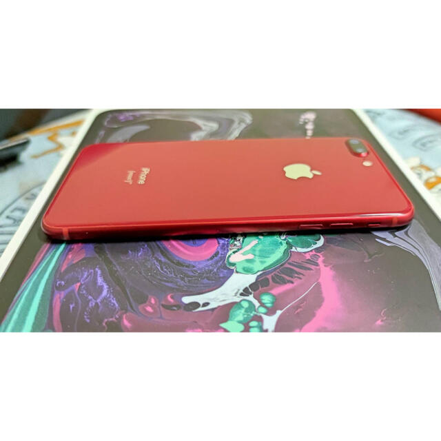 iPhone(アイフォーン)のiPhone 8plus red 64gb simフリー スマホ/家電/カメラのスマートフォン/携帯電話(スマートフォン本体)の商品写真