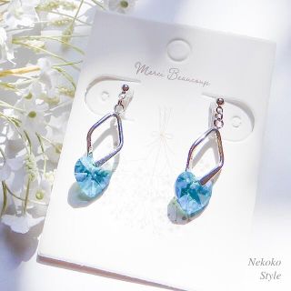 【015】ハートのスワロフスキーが揺れるイヤリング/ピアス(イヤリング)