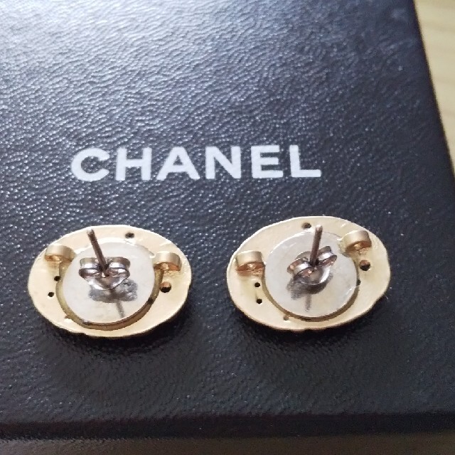 CHANEL(シャネル)の♥️再値下♥️CHANEL♥️シャネル ボタン 2個セット♥️ ハンドメイドの素材/材料(各種パーツ)の商品写真