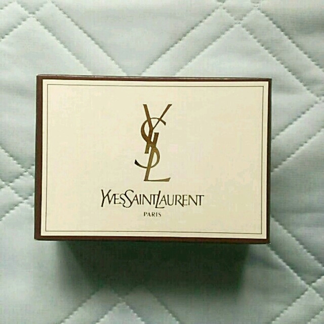Yves Saint Laurent Beaute(イヴサンローランボーテ)のイヴ・サンローラン Yves Saint Laurent 石鹸セット コスメ/美容のボディケア(バスグッズ)の商品写真