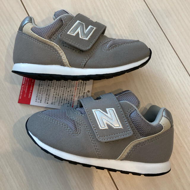 New Balance(ニューバランス)の新品未使用　ニューバランススニーカー15㎝ キッズ/ベビー/マタニティのキッズ靴/シューズ(15cm~)(スニーカー)の商品写真