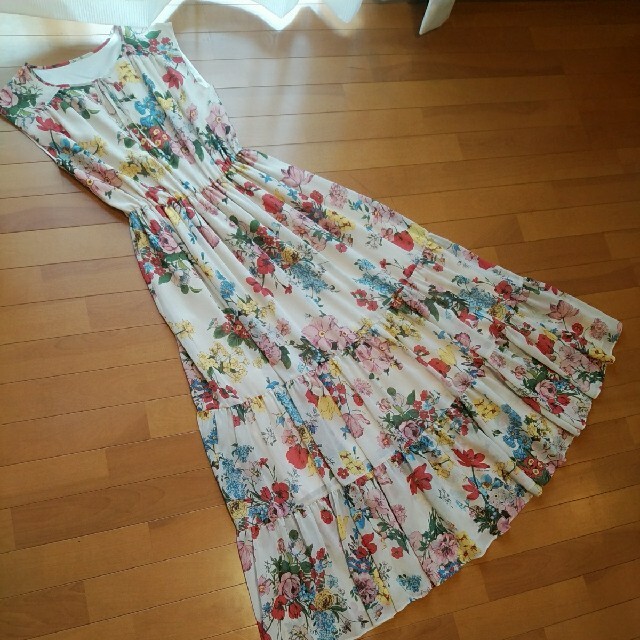 Lois Crayon ロイスクレヨン ワンピース マキシ丈 花柄の通販 By くじら S Shop ロイスクレヨンならラクマ Lois Crayon ロイスクレヨン ワンピース マキシ丈 花柄の通販 By くじら S Shop ロイスクレヨンならラクマ