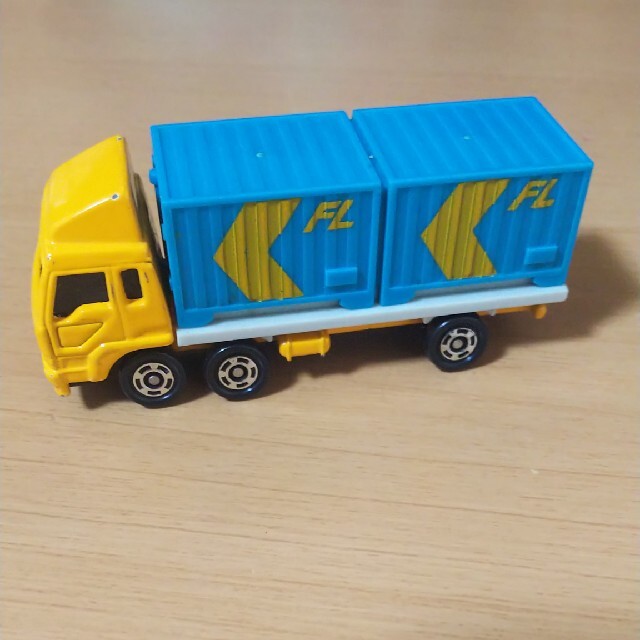 Takara Tomy(タカラトミー)のトミカ 働くトラック FUSO コンテナトラック ミニカーコレクション エンタメ/ホビーのおもちゃ/ぬいぐるみ(ミニカー)の商品写真