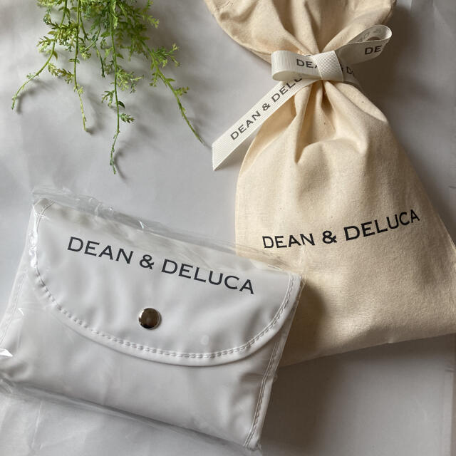 DEAN & DELUCA(ディーンアンドデルーカ)のディーンアンドデルーカ 限定  新作　ホワイト 防水 エコバッグ レディースのバッグ(エコバッグ)の商品写真