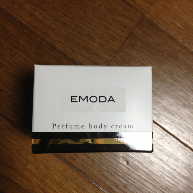 EMODA(エモダ)のEMODA★ボディクリーム コスメ/美容のボディケア(その他)の商品写真