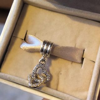 新品　Pandoraパンドラ　ダブルハートチャーム(ブレスレット/バングル)