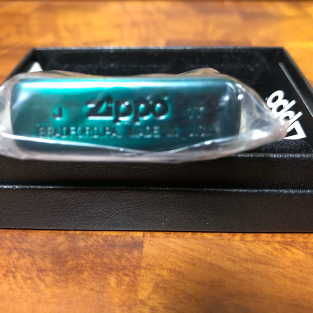 ZIPPO(ジッポー)の限定値引き 新品 未使用 未開封 アメスピ 限定品 ZIPPO グリーン 非売品 メンズのファッション小物(タバコグッズ)の商品写真