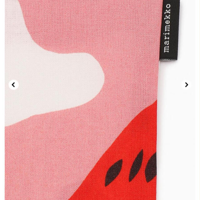 marimekko(マリメッコ)の【新品完売必須】マリメッコマンシッカヴォレットクッションカバーmarimekko インテリア/住まい/日用品のインテリア小物(クッションカバー)の商品写真