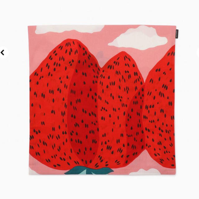 marimekko(マリメッコ)の【新品完売必須】マリメッコマンシッカヴォレットクッションカバーmarimekko インテリア/住まい/日用品のインテリア小物(クッションカバー)の商品写真