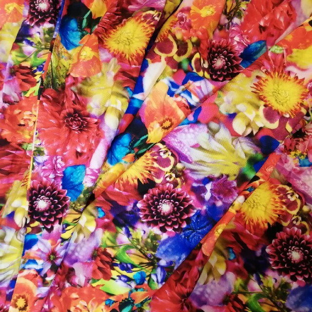 GU(ジーユー)の蜷川実花　gu スカート　XL レディースのスカート(ロングスカート)の商品写真