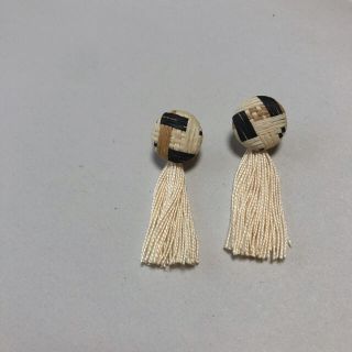 トゥデイフル(TODAYFUL)のタッセルピアス(ピアス)