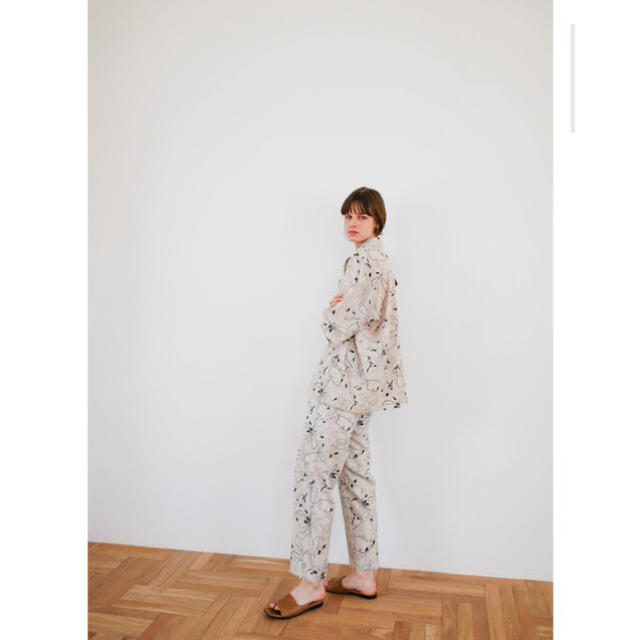 Ameri VINTAGE(アメリヴィンテージ)のCLANE♡LINE FLOWER J/W RELAX PANTS レディースのパンツ(カジュアルパンツ)の商品写真