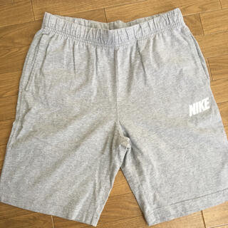 ナイキ(NIKE)のナイキ　ハーフパンツ　L(ショートパンツ)