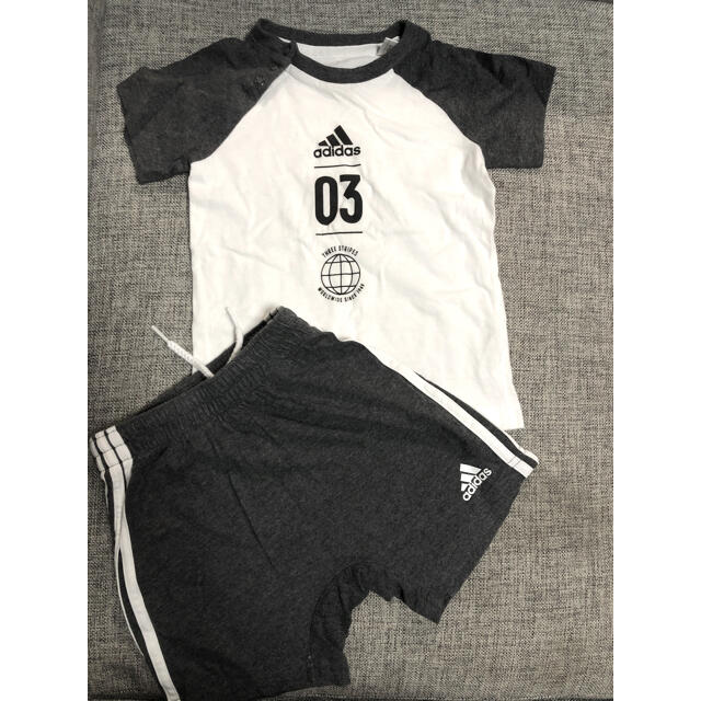 adidas(アディダス)のadidas セットアップ　半袖　半ズボン　80 キッズ/ベビー/マタニティのベビー服(~85cm)(Ｔシャツ)の商品写真