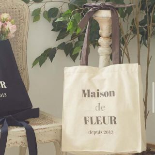 メゾンドフルール(Maison de FLEUR)のメゾンドフルール プリントスクエアリボントートバッグ(トートバッグ)