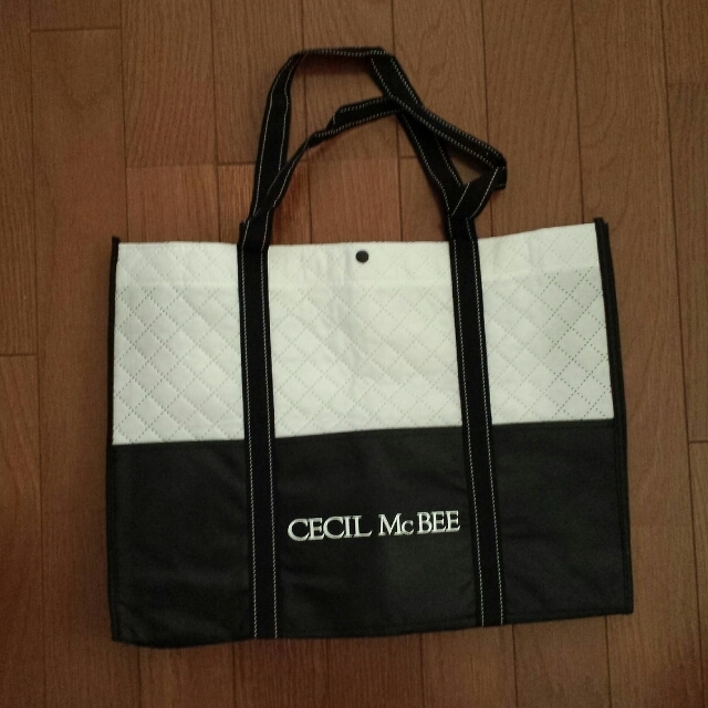 CECIL McBEE(セシルマクビー)のセシルのショップ袋 レディースのバッグ(ショップ袋)の商品写真