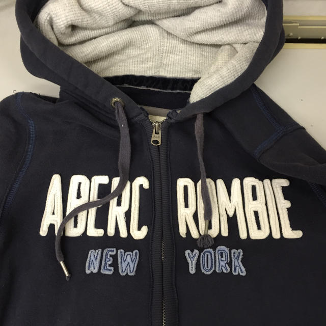 Abercrombie&Fitch(アバクロンビーアンドフィッチ)のアバクロパーカー激安 レディースのトップス(パーカー)の商品写真