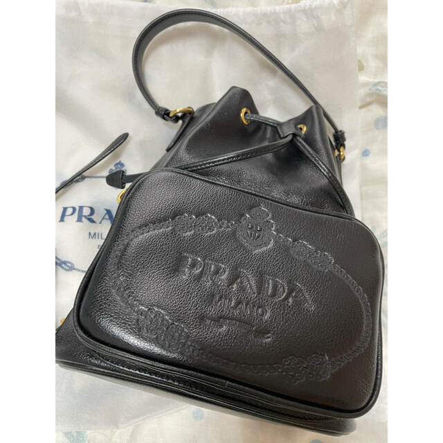 PRADA(プラダ)のプラダ　ショルダーバッグ　最終値下げ レディースのバッグ(ショルダーバッグ)の商品写真