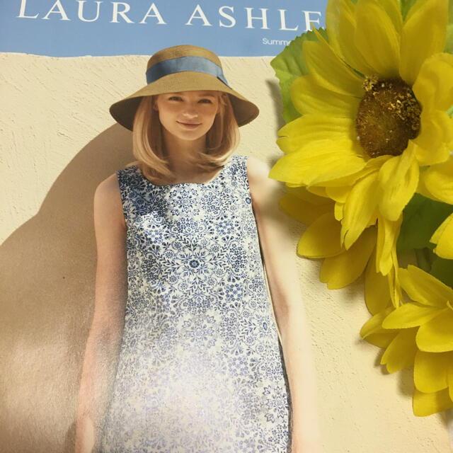 LAURA ASHLEY(ローラアシュレイ)の♡ローラアシュレイ　トップス美品♡ レディースのトップス(カットソー(半袖/袖なし))の商品写真