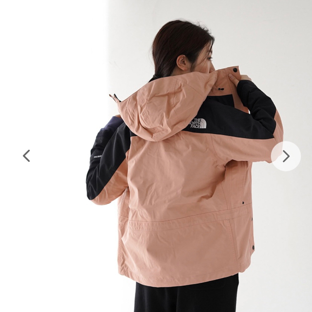 THE NORTH FACE(ザノースフェイス)の【新品】ノースフェイス マウンテンライトジャケット カフェクリーム Lサイズ レディースのジャケット/アウター(ナイロンジャケット)の商品写真