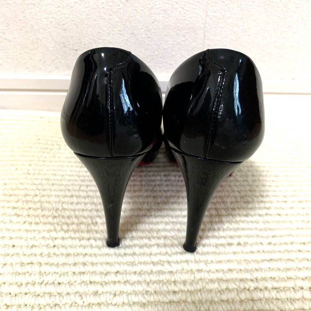 DIANA(ダイアナ)のダイアナエナメルパンプス　黒　24㎝ レディースの靴/シューズ(ハイヒール/パンプス)の商品写真