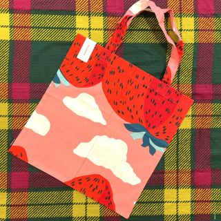 マリメッコ(marimekko)のmarimekko マリメッコ　マンシッカヴォレット　ファブリックバッグ(トートバッグ)