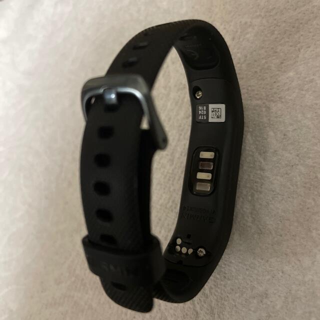 GARMIN(ガーミン)の【どらきち様専用】Garmin vivosmart 4 ブラック レギュラー スポーツ/アウトドアのトレーニング/エクササイズ(その他)の商品写真