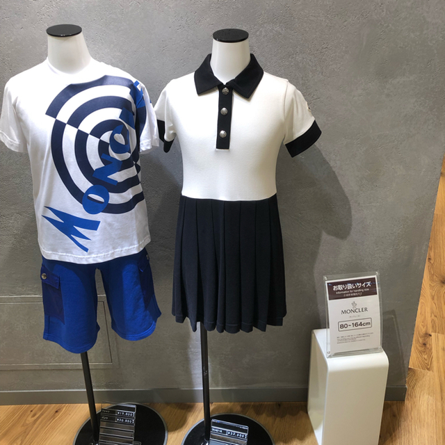 MONCLER(モンクレール)のモンクレール 新品ワンピース 6A キッズ/ベビー/マタニティのキッズ服女の子用(90cm~)(ワンピース)の商品写真