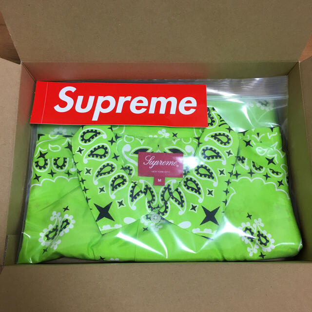 Supreme(シュプリーム)の新品 黄緑M supreme Bandana Silk S/S Shirt メンズのトップス(シャツ)の商品写真