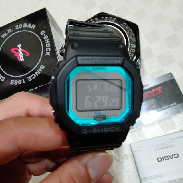 G-SHOCK(ジーショック)のほぼ新品　保証あり　電波　ソーラー　G-SHOCK GW-B5600-2DR メンズの時計(腕時計(デジタル))の商品写真
