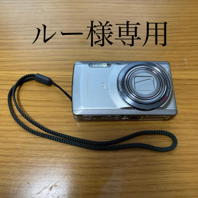 OLYMPUS(オリンパス)のOLYMPUS デジタルカメラ μ-7050 シルバ スマホ/家電/カメラのカメラ(コンパクトデジタルカメラ)の商品写真