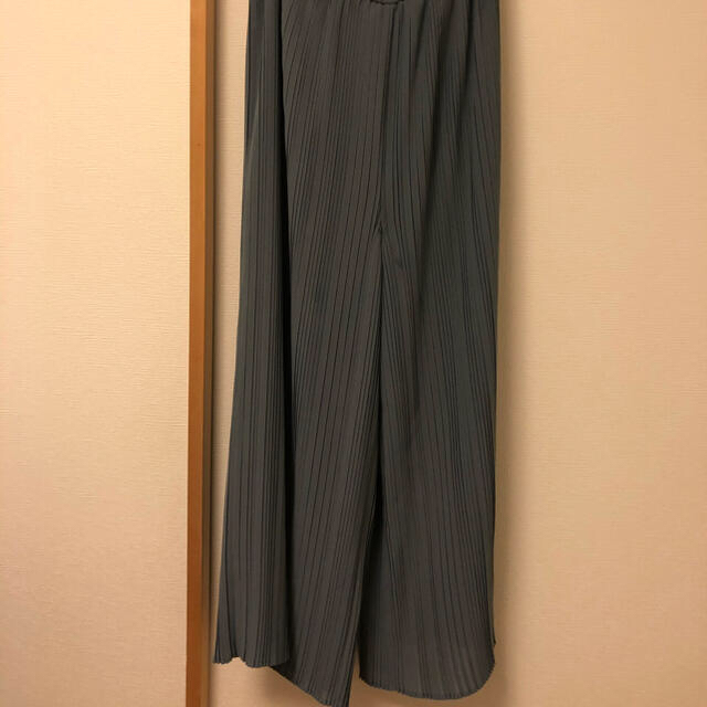 UNIQLO(ユニクロ)の【ぴょんママ様専用】シフォンプリーツスカートパンツ レディースのスカート(ロングスカート)の商品写真