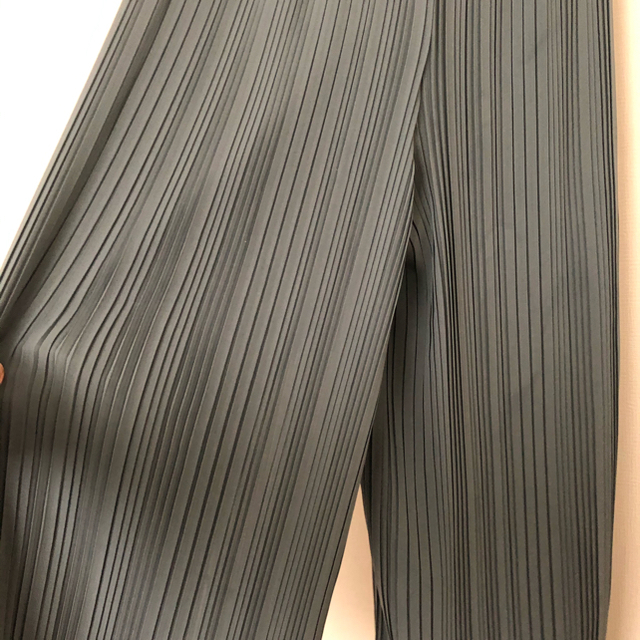 UNIQLO(ユニクロ)の【ぴょんママ様専用】シフォンプリーツスカートパンツ レディースのスカート(ロングスカート)の商品写真