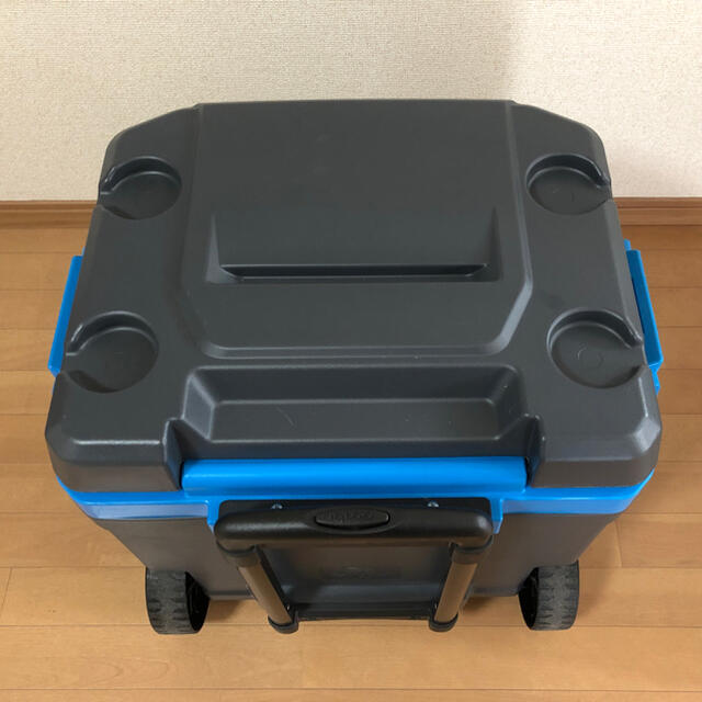 クーラーボックス　58L