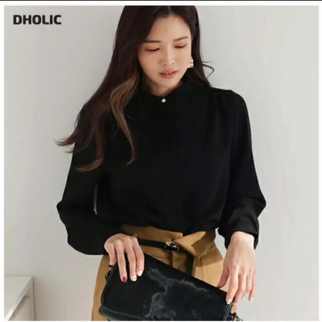 dholic(ディーホリック)のディホーリック♡パールボタンブラウス レディースのトップス(シャツ/ブラウス(長袖/七分))の商品写真