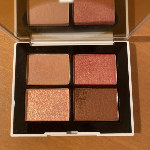 NARS(ナーズ)のNARS クワッドアイシャドー 00122 コスメ/美容のベースメイク/化粧品(アイシャドウ)の商品写真