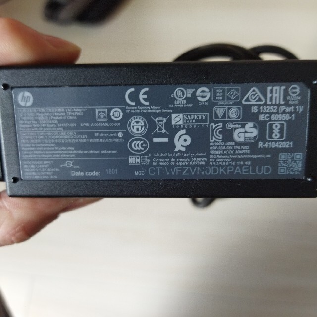 HP(ヒューレットパッカード)のhp パソコンのコード　ac adapter TPN-FA02 スマホ/家電/カメラのPC/タブレット(ノートPC)の商品写真