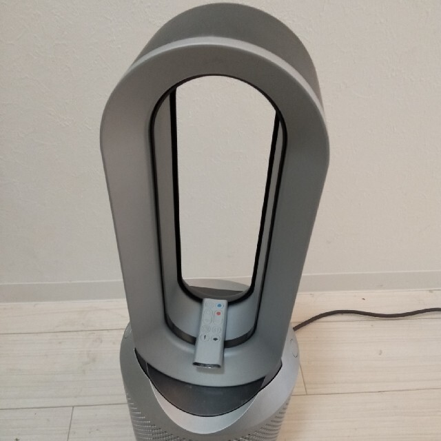 Dyson(ダイソン)の値下げ　Dyson hp00 空気清浄機能付きファンヒーター　シルバー スマホ/家電/カメラの冷暖房/空調(ファンヒーター)の商品写真