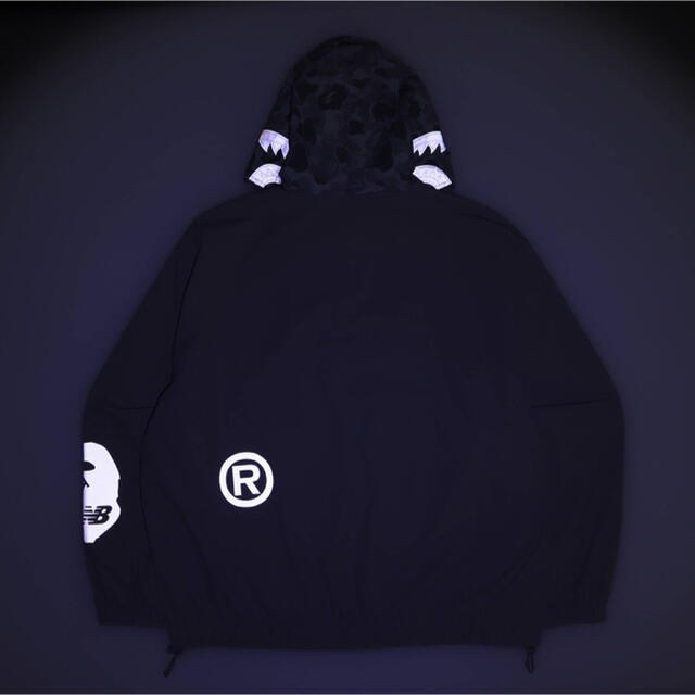 A BATHING APE(アベイシングエイプ)のBAPE × NEW BALANCE SHARK HOODIE JK グレー M メンズのジャケット/アウター(その他)の商品写真