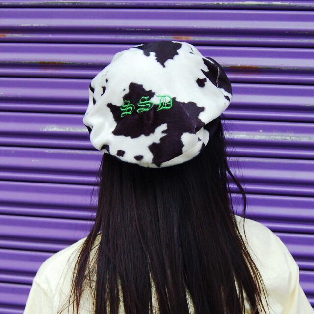 SSD刺繍 牛柄フェイクファー ベレー帽
