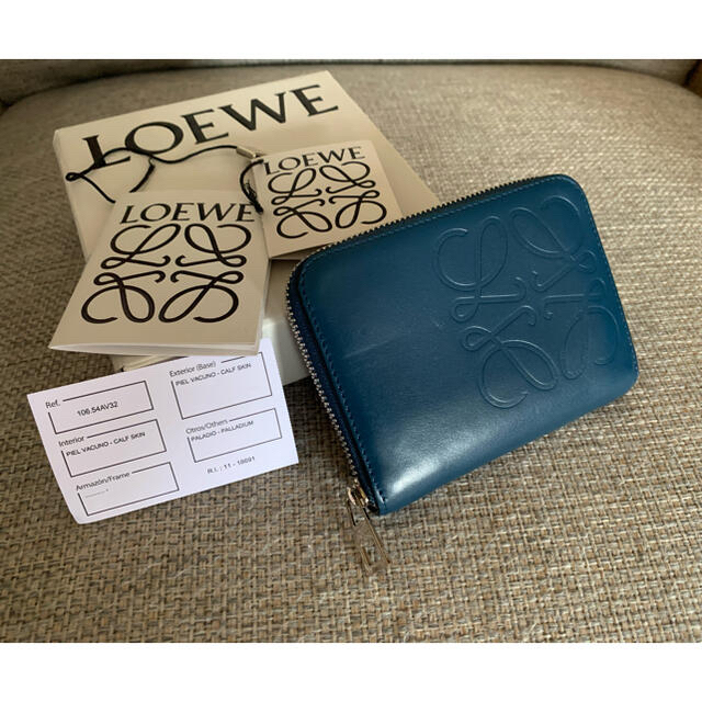 LOEWE(ロエベ)のLOEWE ブランド ジップ 6 カードホルダー ＋腰巻ブランケット メンズのファッション小物(折り財布)の商品写真