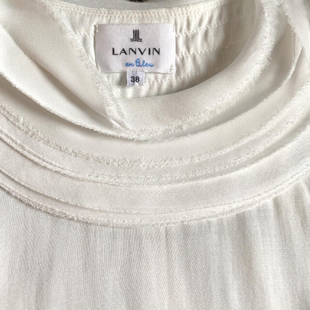 LANVIN en Bleu(ランバンオンブルー)のランバンオンブルー38 レディースのトップス(シャツ/ブラウス(半袖/袖なし))の商品写真