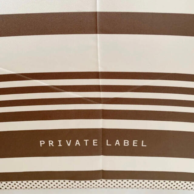 PRIVATE LABEL(プライベートレーベル)の未使用品　プライベートレーベル折りたたみ雨傘 レディースのファッション小物(傘)の商品写真