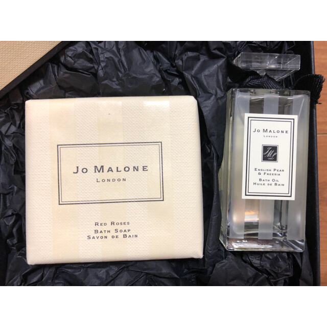 Jo Malone(ジョーマローン)の38％OFF！ジョーマローン新品2点セットバスオイルバスソープJO MARONE コスメ/美容のボディケア(バスグッズ)の商品写真